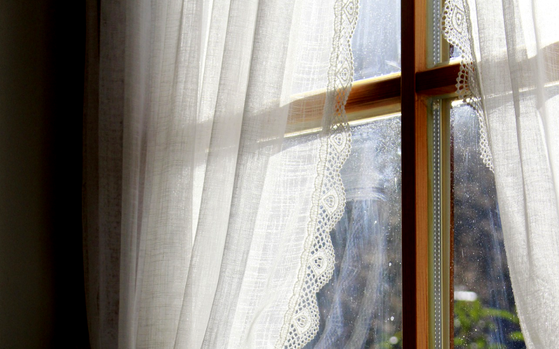 Anleitung. Stilvolle Gardine stricken, für kleine Fenster 