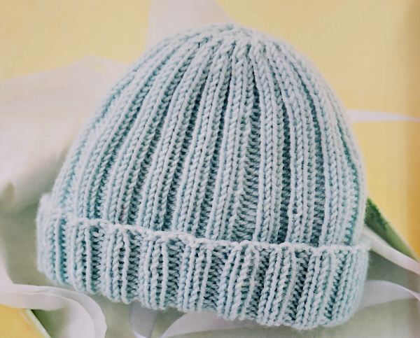 Gestrickte Babysöckchen. Anleitung ohne Ferse + Mütze