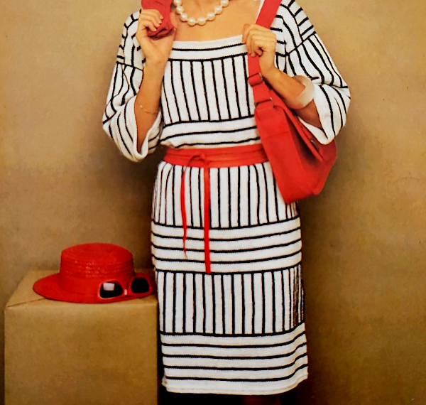 Gestricktes Kleid mit Streifen. Anleitung Größen 40-46
